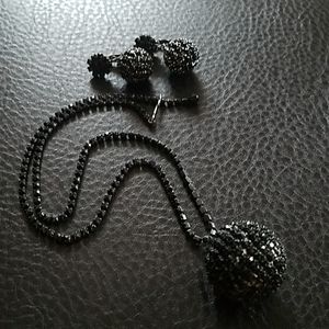 VTG black rhinestone necklace and earring set